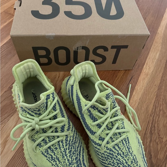 Adidas Yeezy Boost 350 - Picture 11 of 17